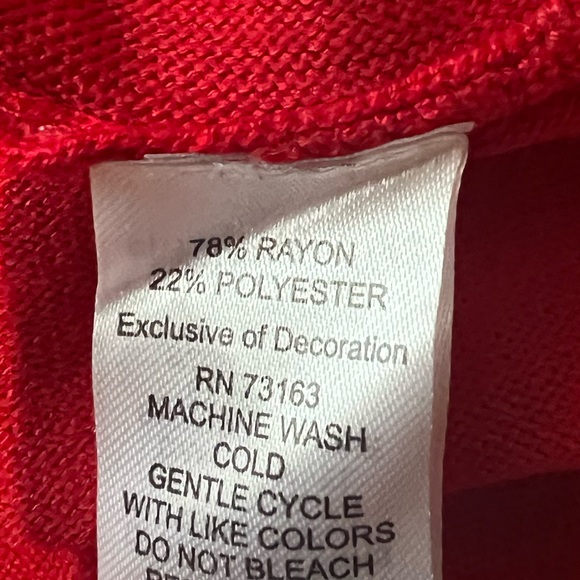 Cable & Gauge Red Knit long Cold Shoulder Sleeves Silver Embellishments - Picture 8 of 9